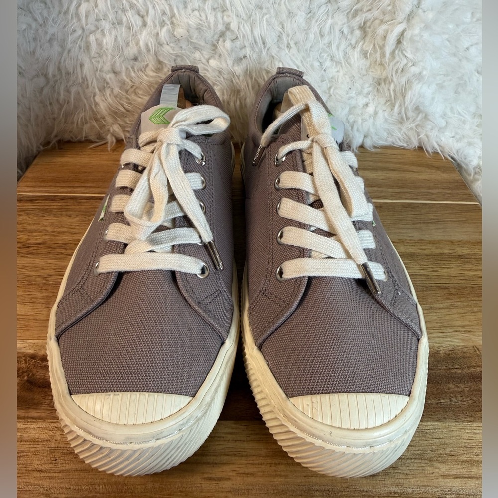 Cariuma Mystic Grey Canvas OVA low  size 8.5